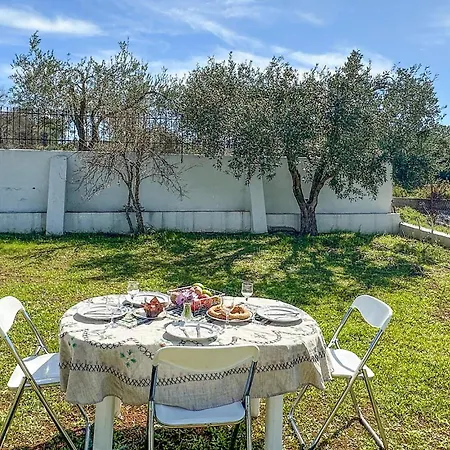 In Theologos With Wi-fi Holiday home