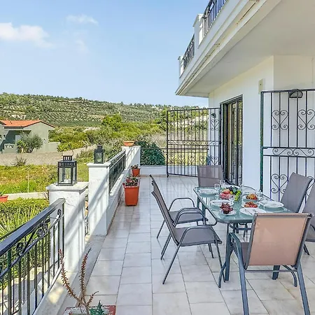 In Theologos With Wi-fi *